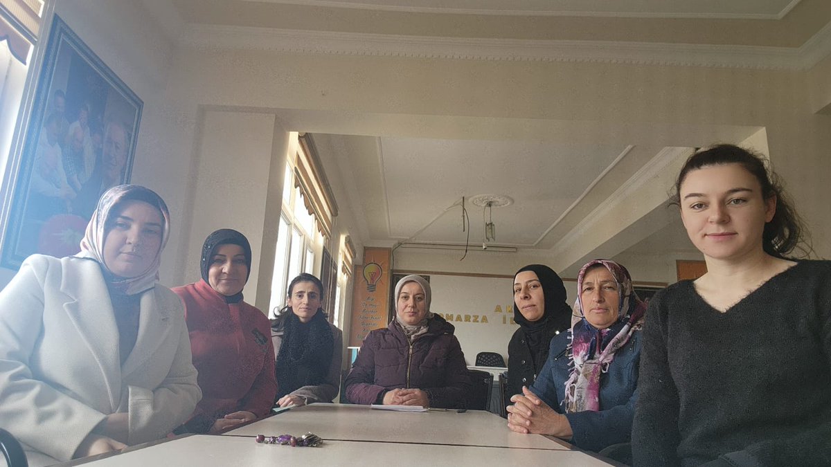 AkPartiTomarza1's tweet photo. Haftalık  yönetim kurulu toplantımızı ilçe Kadın Kolları Başkanımız Meliha Arslan başkanlığında yönetim kurulu üyelerimizin katılımlarıyla gerçekleştirdik. https://t.co/CzcSHU6f7E