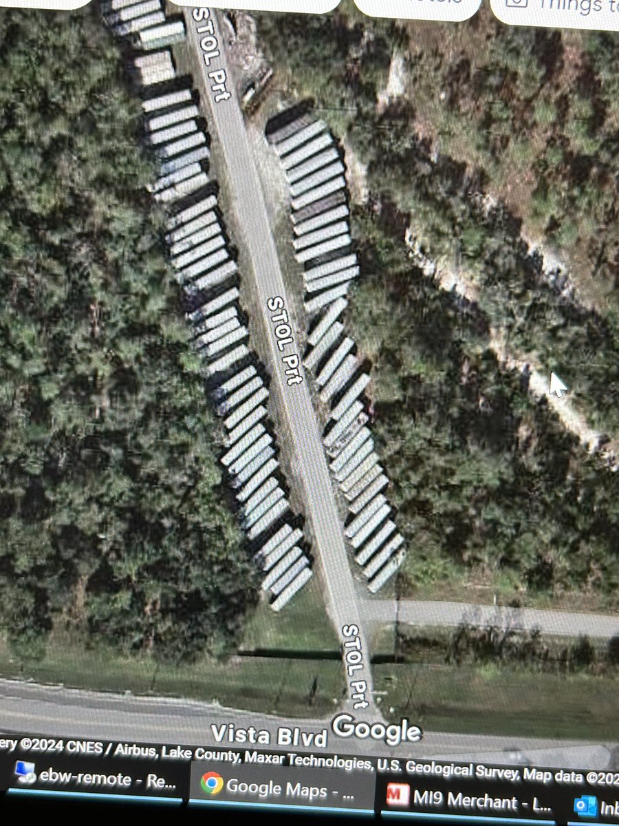 doodleftw's tweet photo. @PodcastTheRide Now it’s a backstage area where they store unused semi-trailers. https://t.co/SGXdyoXB3i