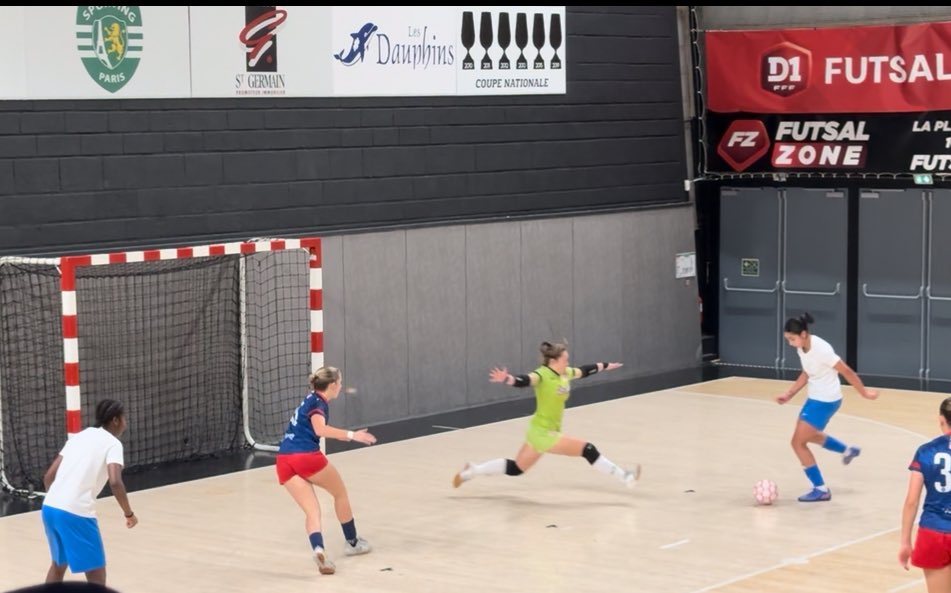 Congratulations to Ally on her impressive performance as a goalkeeper in the fourth and final international game of this journey! A 7-3 victory against Sporting Paris showcases her incredible skills and determination. 🥅⚽🏆 

#usyouthfutsal  #futsalid  #USYF