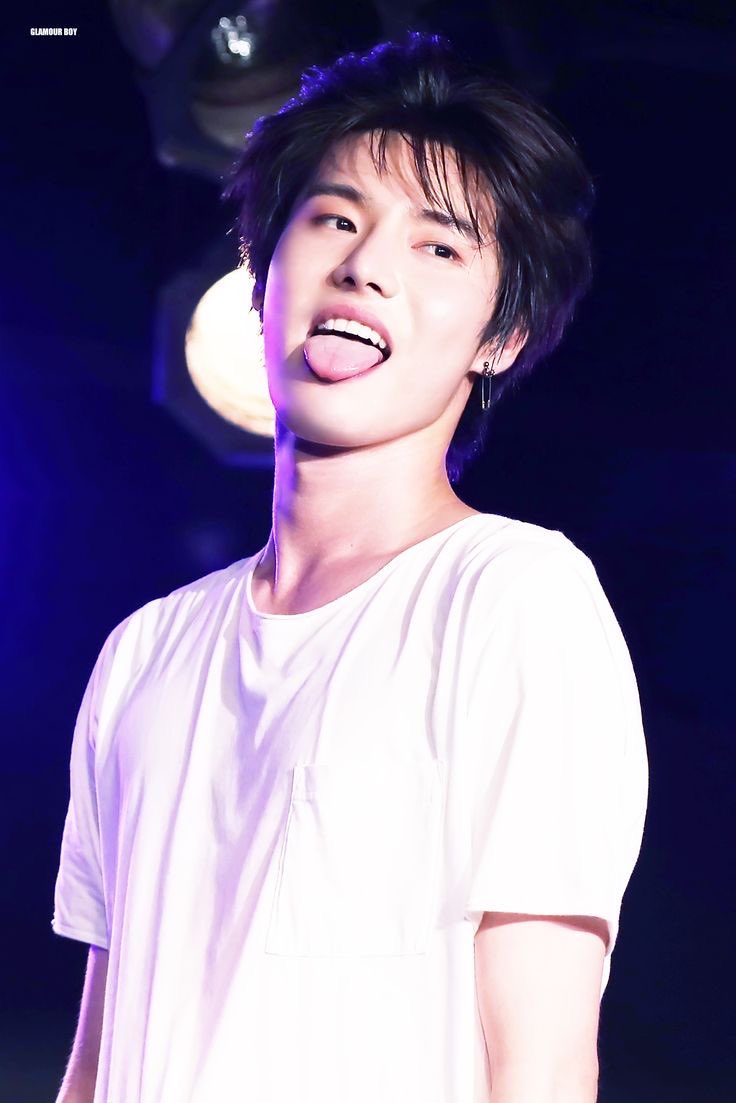 KpopMilitary's tweet photo. D-6️⃣ until Yonghoon gets discharged
🏠: 11. January 2024
🖼️: random photo
#YONGHOON #JINYONGHOON #ONEWE #WEVE
Follow & turn on the 🔔 to not miss any daily countdown :) https://t.co/6FDpl9Ugrc