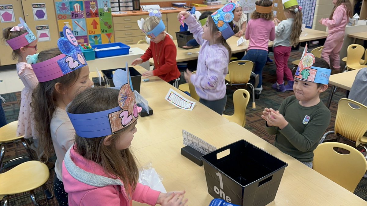 Mrs. Davidson tweet media