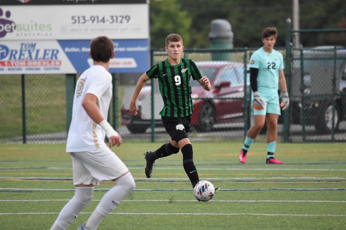 LoganC2025's tweet photo. @SoccerMomInt Name: Logan Cochran
Class of 2025
Positions: 10,8,4/5 (I can play any field position)
Club: Cincinnati United Premier (CUP)
Email: Lcochran4275@gmail.com
Major: Biology/PreMed
GPA: 4.07 W/ 4.0 UNW
6’1”/155lb
Highlight video: https://t.co/mVLH4sbVhH https://t.co/MEVKQk39lL