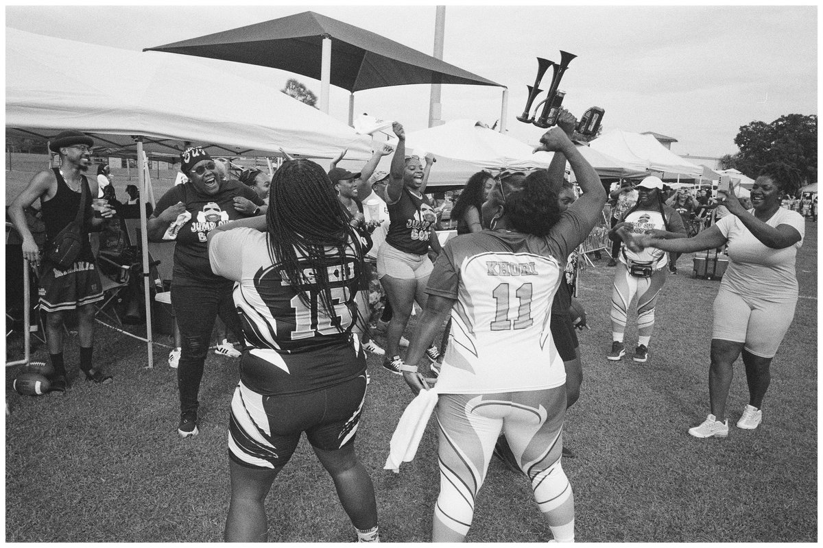 suppworm's tweet image. Jump out boyz