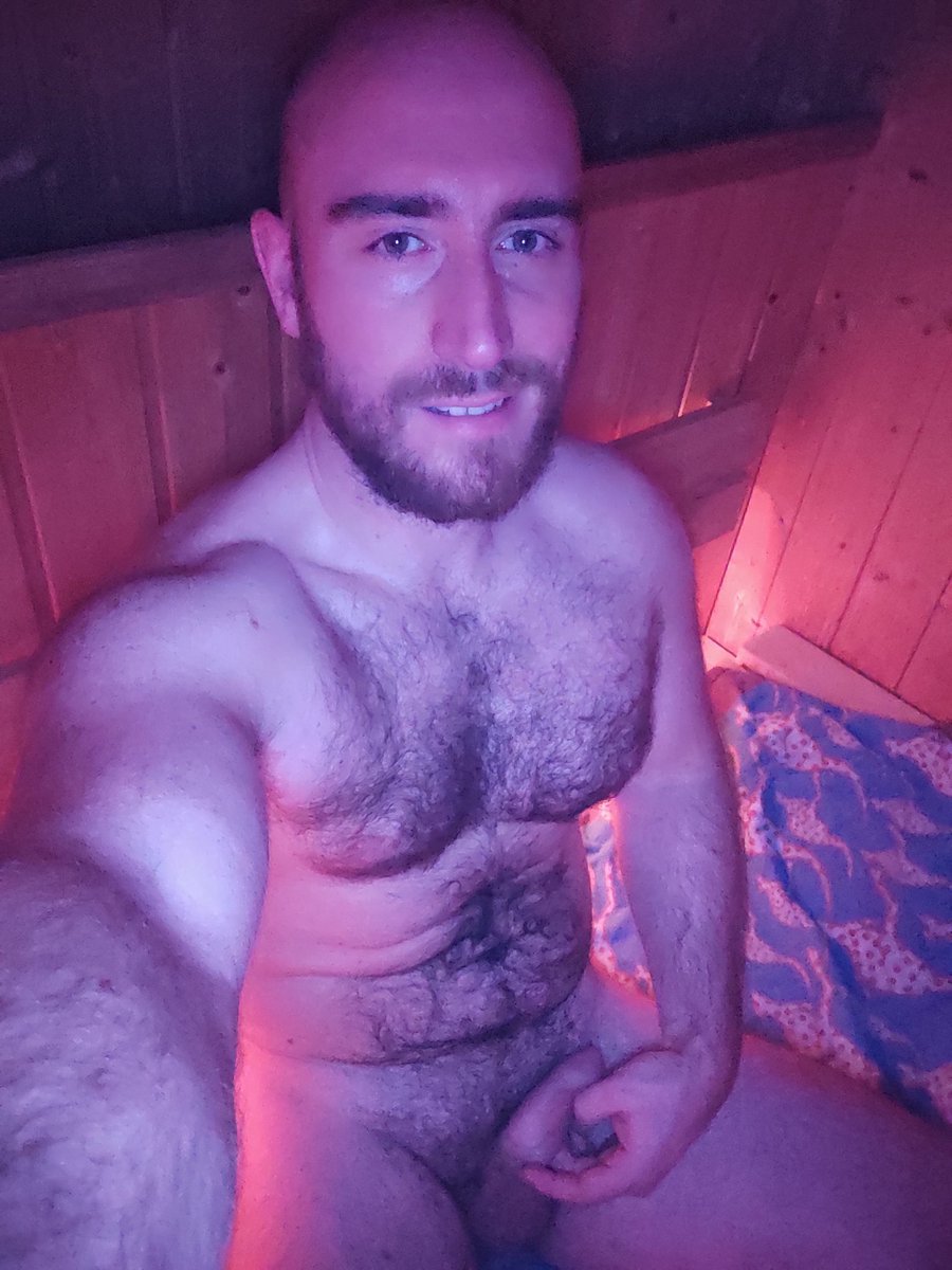 Good night was a hot Sauna visit
#gay #gayfollow #gayguy #hairy #gayhairy