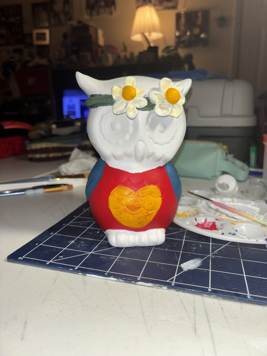 LeighJunCreates's tweet photo. Despite having the mother of all migraine headaches and being in bed half the day, I’ve painted 🎨 if you can’t tell, it will be tie-dye with a blue jean vest 🌈 https://t.co/NDSKew7f7S