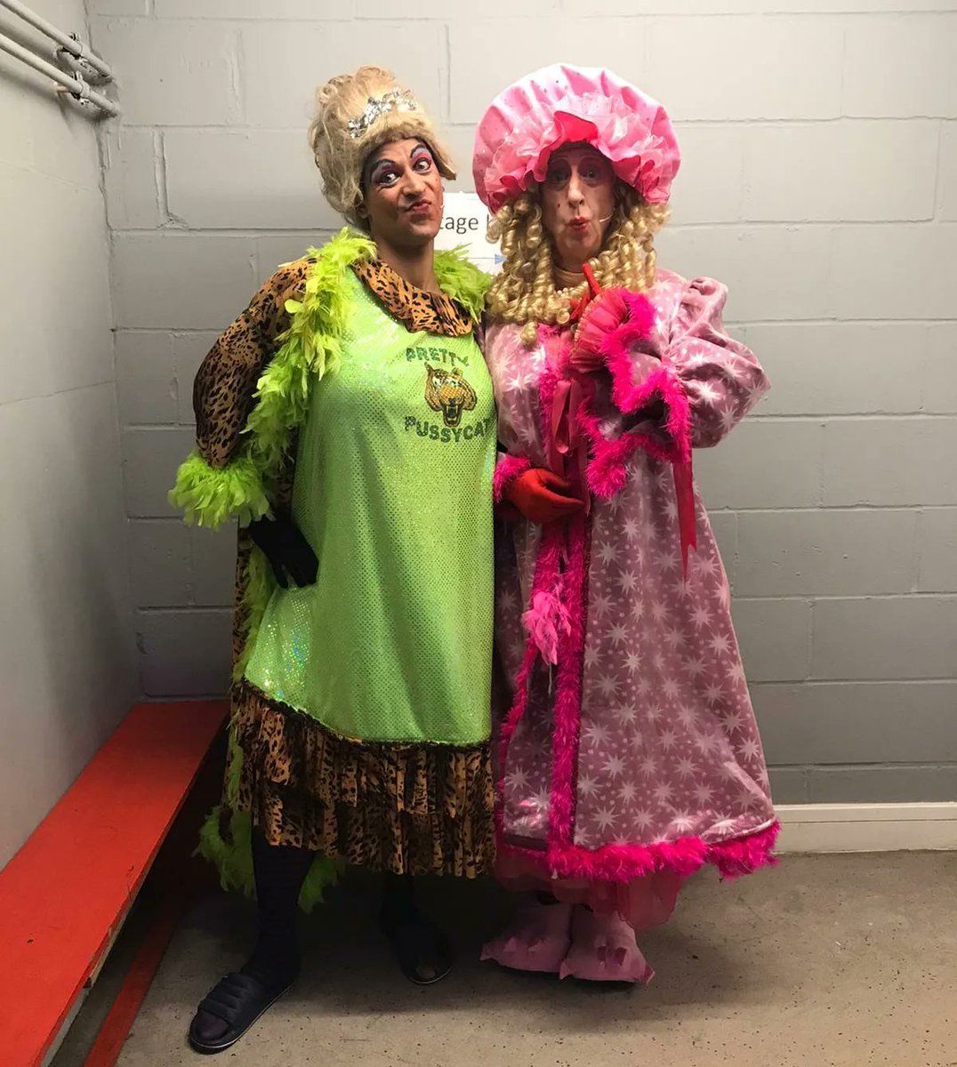 Farewell from the Uglies! #panto @ElgivaTheatre