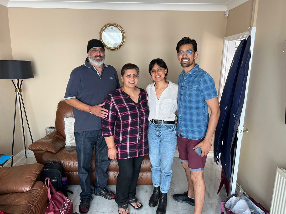 #mrbatesvsthepostoffice is not about the actors or the creatives or the producers but about the victims. I admire them all for their strength. Thank you to the real Sam and Jas for sharing their story.