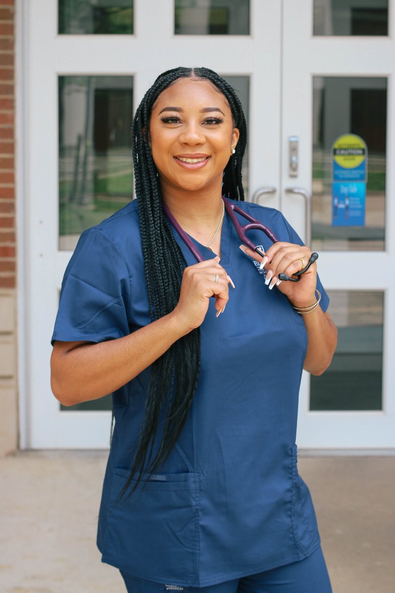 kap22_'s tweet photo. Graduated from THEEE Spelman College (a semester early) Summa Cum Laude and started my MSN Nurse Practitioner program in the same week at Emory!!☺️💙 https://t.co/5h1jPO6tLl