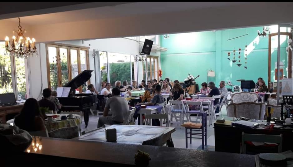 CascallaresPJ's tweet photo. Finalmente los Centros Culturales locales apuntaron hacia los efectos de los más de 300 artículos que, entre otras muchas medidas, modifican o derogan instituciones tan significativas como el Instituto Nacional de Cine o el Fondo Nacional de las Artes. https://t.co/RcJofazdob