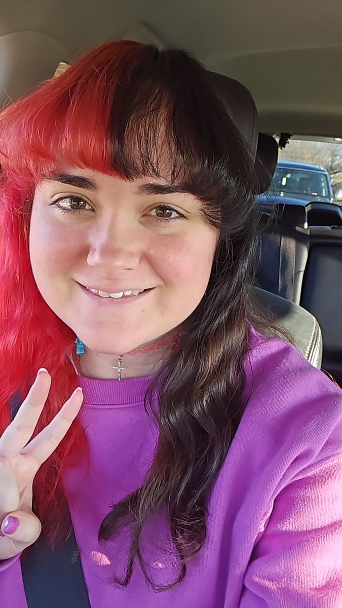 FurryChi's tweet image. Catch this pink thing (Faerie Goat) at PDFC this weekend! I&apos;m at the airport now 👀

#PDFC2023