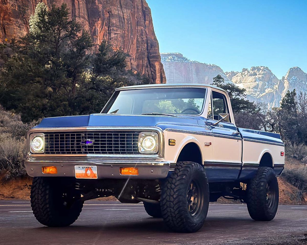 Barrett_Jackson's tweet image. Classic cool with modern swagger! This custom 1972 @Chevrolet #K10 #CheyenneSuper is the product of a professional 2,000+ labor hour nut-and-bolt #FrameOff #Restoration. Selling with No Reserve at WestWorld of #Scottsdale January 20-28.

Learn More: bit.ly/SD24TW-1972Che…