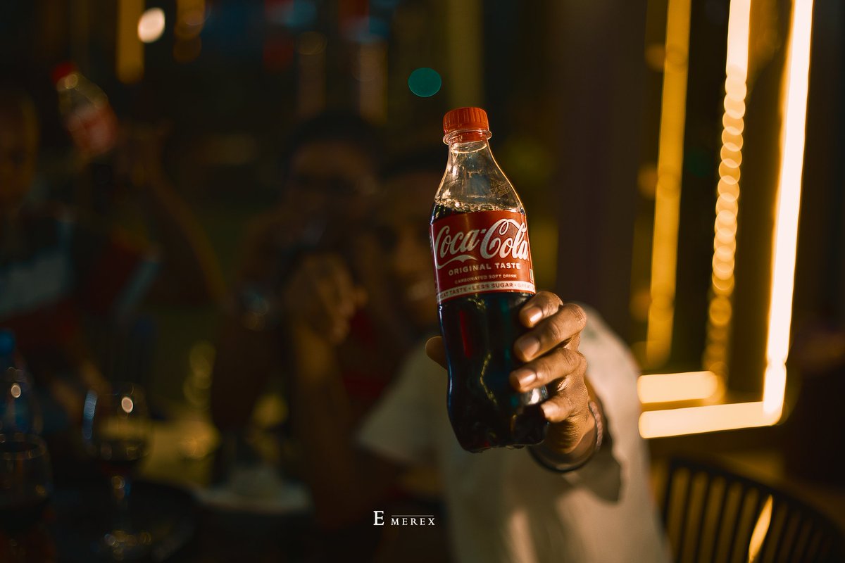 Emerex01's tweet photo. Refresh the year with a chilled Coca-cola drink and get the wonders of the Year 🔓🥂 As a photographer who engages in product shoot am inspired to create beautiful contents with Coke. I hope soon, this year I get a chance to officially document for Coca-Cola. Grateful to God 🙌 https://t.co/R0fAs65F8b