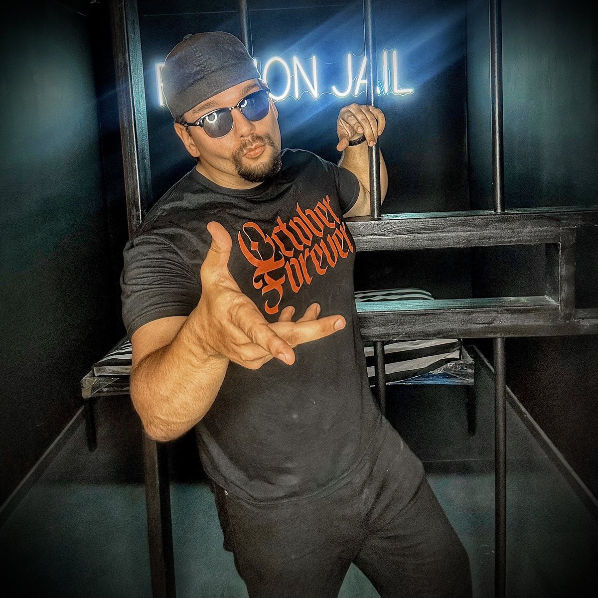 TuckBeck's tweet photo. Of course I’m starting off the new year with an “October Forever” Photoshoot. Eternal Halloween, Eternal Me. 🎃
.
#OctoberForever #SelfieWrldXtreme
#OrlandoFlorida #SelfieWrldBlogger
#Selfie #HalloweenShirtCompany
#SelfieWrld #Influencer #Fashion
#Model #Style #Halloween 🖤 https://t.co/0n6ccMmXvl