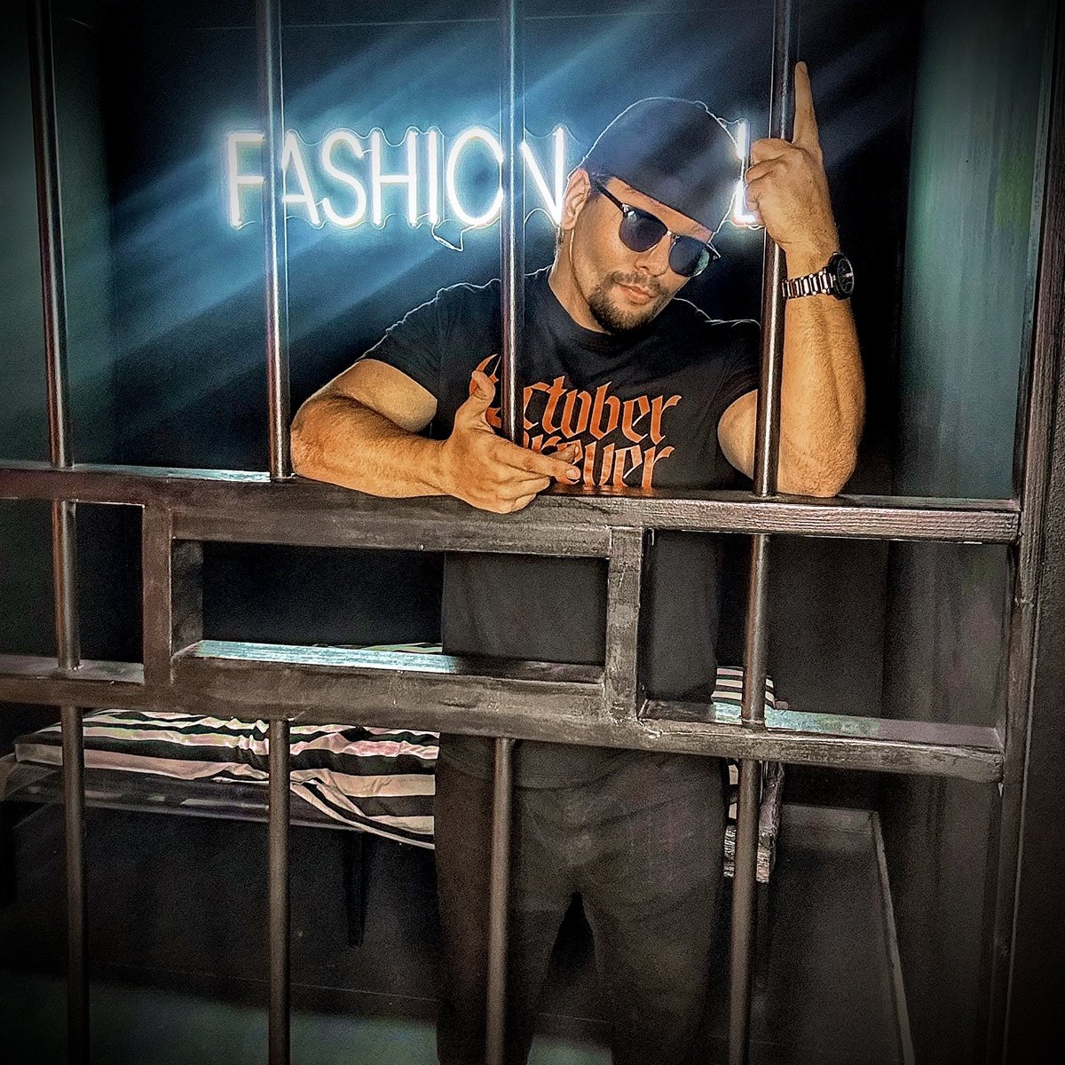 TuckBeck's tweet photo. Of course I’m starting off the new year with an “October Forever” Photoshoot. Eternal Halloween, Eternal Me. 🎃
.
#OctoberForever #SelfieWrldXtreme
#OrlandoFlorida #SelfieWrldBlogger
#Selfie #HalloweenShirtCompany
#SelfieWrld #Influencer #Fashion
#Model #Style #Halloween 🖤 https://t.co/0n6ccMmXvl