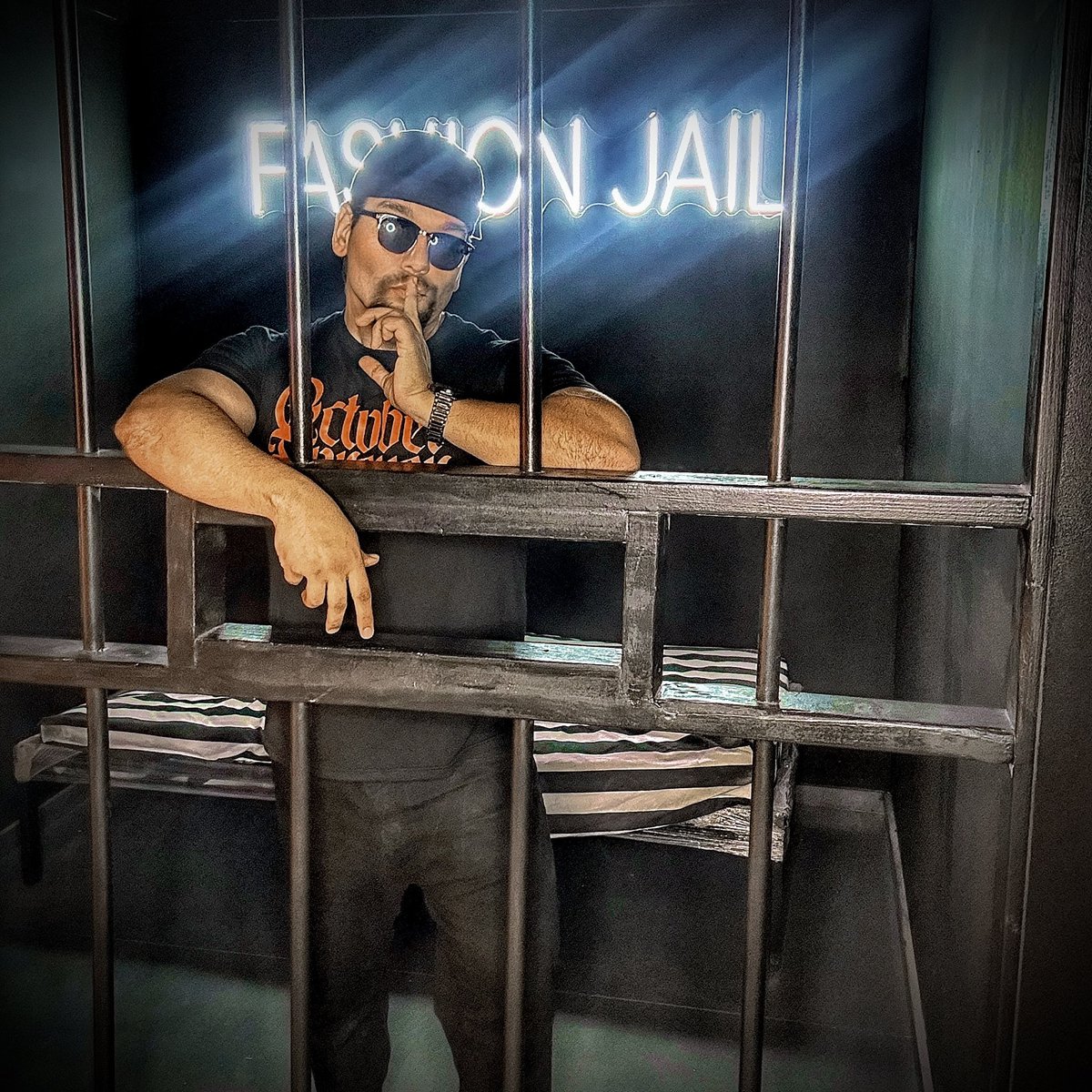 TuckBeck's tweet photo. Of course I’m starting off the new year with an “October Forever” Photoshoot. Eternal Halloween, Eternal Me. 🎃
.
#OctoberForever #SelfieWrldXtreme
#OrlandoFlorida #SelfieWrldBlogger
#Selfie #HalloweenShirtCompany
#SelfieWrld #Influencer #Fashion
#Model #Style #Halloween 🖤 https://t.co/0n6ccMmXvl