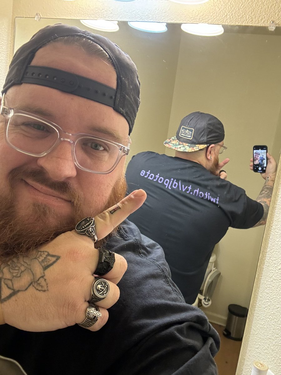 KnucksMcHuggins's tweet photo. @DJ_Potate as promised. Best shirt ever. #freelumpy https://t.co/hcUurw3b0e