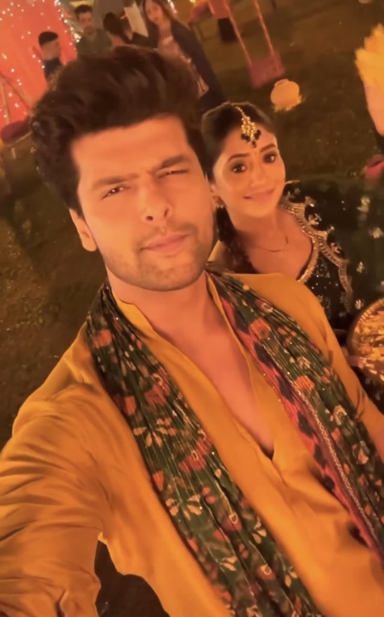 FatejoX's tweet photo. I need proper pics in this outfit OR A REEL🫶🏻👀✨
#kushiv #barsatein #AraNsh https://t.co/5jpuP0azcv