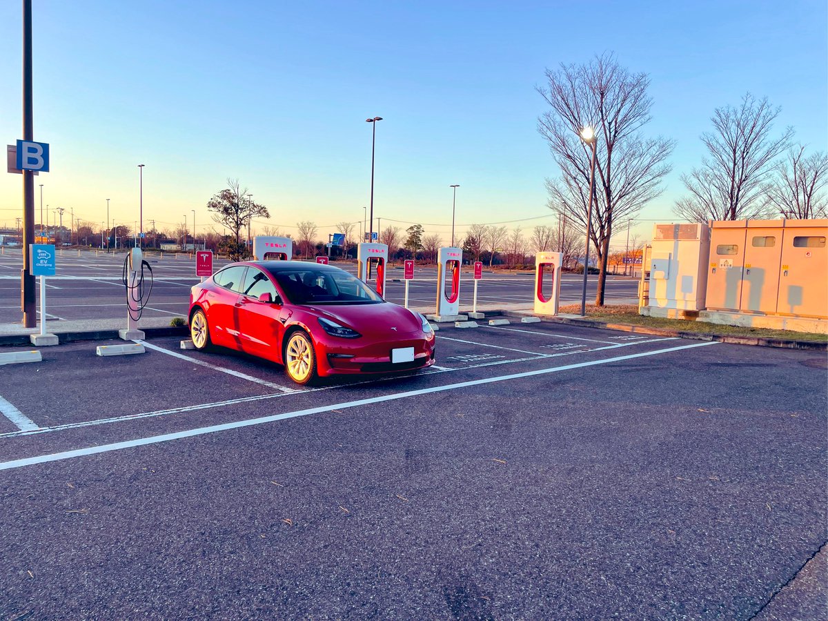 TESLA_1202's tweet photo. 私自身には被害は全くありませんでしたが、せっかくの機会なので充電させてもらいました。
ありがとうございます😊

#新潟SC
#Tesla https://t.co/5O6swPO1bz