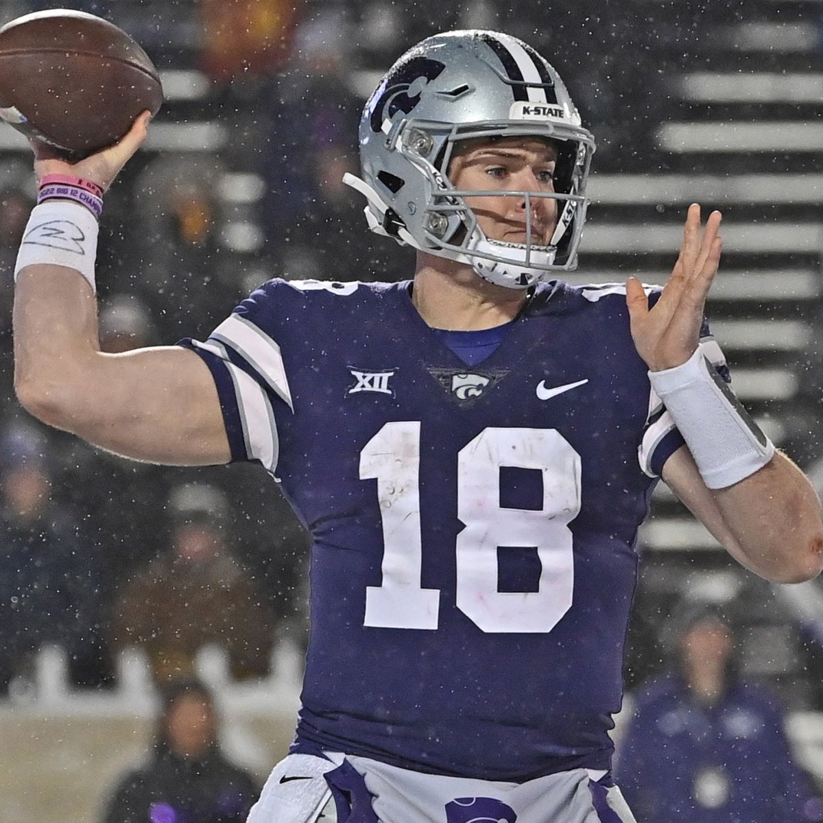 CFBReport's tweet photo. BREAKING: K-State transfer QB Will Howard has committed to Ohio State.

Looks like Ryan Day might have his QB1 👀 https://t.co/HE8haVGoTO