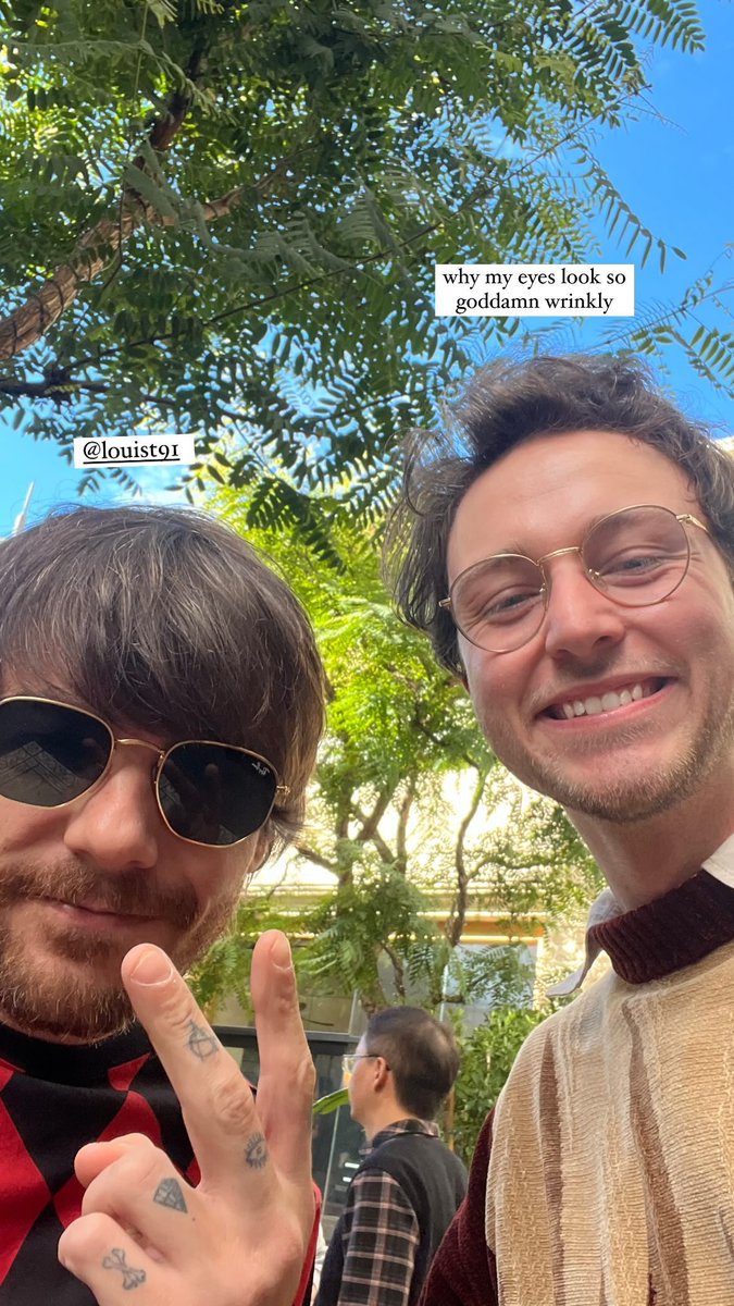 Louis in a selfie with content creator Quinn Hardy recently in LA! 📸: quinnickle