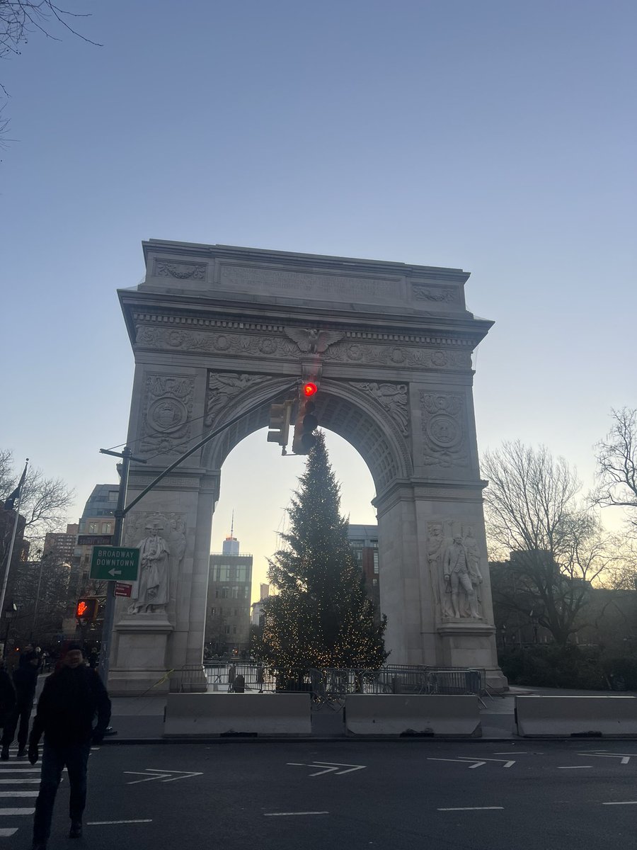 vomomokoco's tweet photo. Today was special day for me!!! I had a super wonderful time with Marlon Saunders at The New School in NYC. I fround a important things at this time!! Big thank you and big love Marlon!!!

#nyc #newschool #marlonsaunders #lesson https://t.co/6ZYaGAmQoN