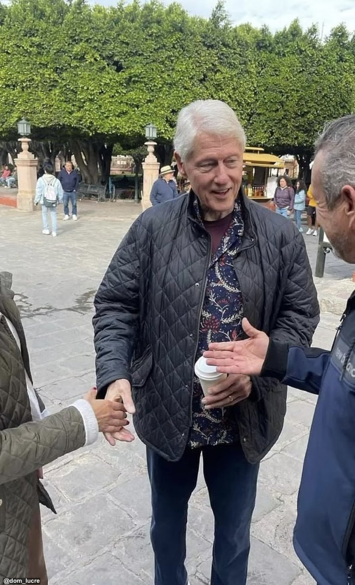 🔥🚨BREAKING NEWS: Bill Clinton and Hillary Clinton were spotted in San Miguel de Allende, Guanajuato Mexico on the day of Jeffrey Epstein’s court documents release that revealed Bill ‘likes them young’ 

It is worth noting that the Clintons met and were photographed with Former