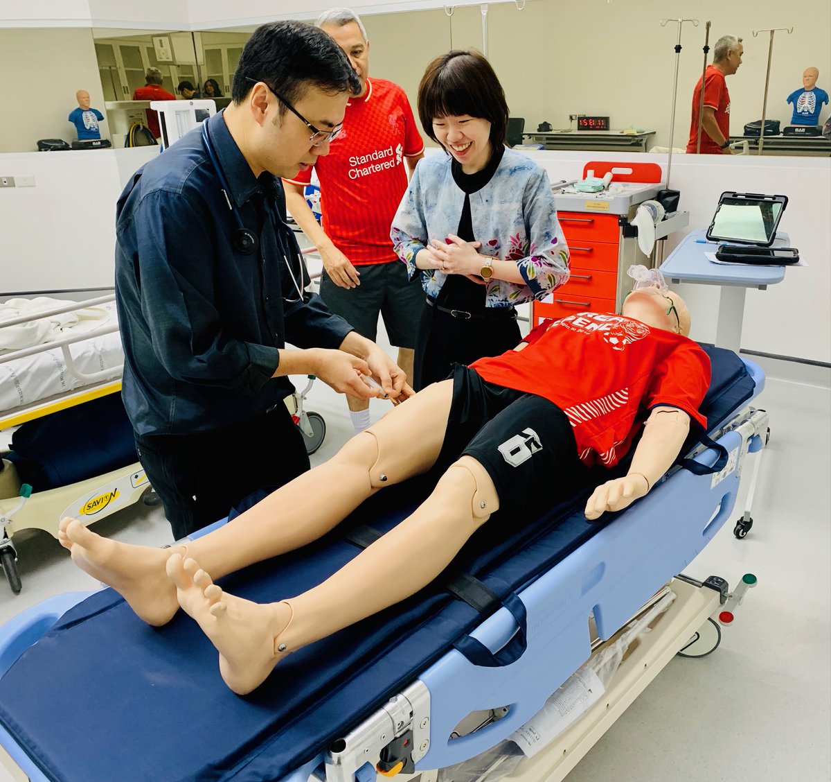 SimTiki_HI's tweet photo. Kicking off the new year w/pics from Drs. Berg &amp; Lee-Jayaram Thailand visit to participate in IMRC &amp; conduct FunSim last month. Reuniting w/SimTiki alumni was the best part! https://t.co/Z7lgZ3iRZ8