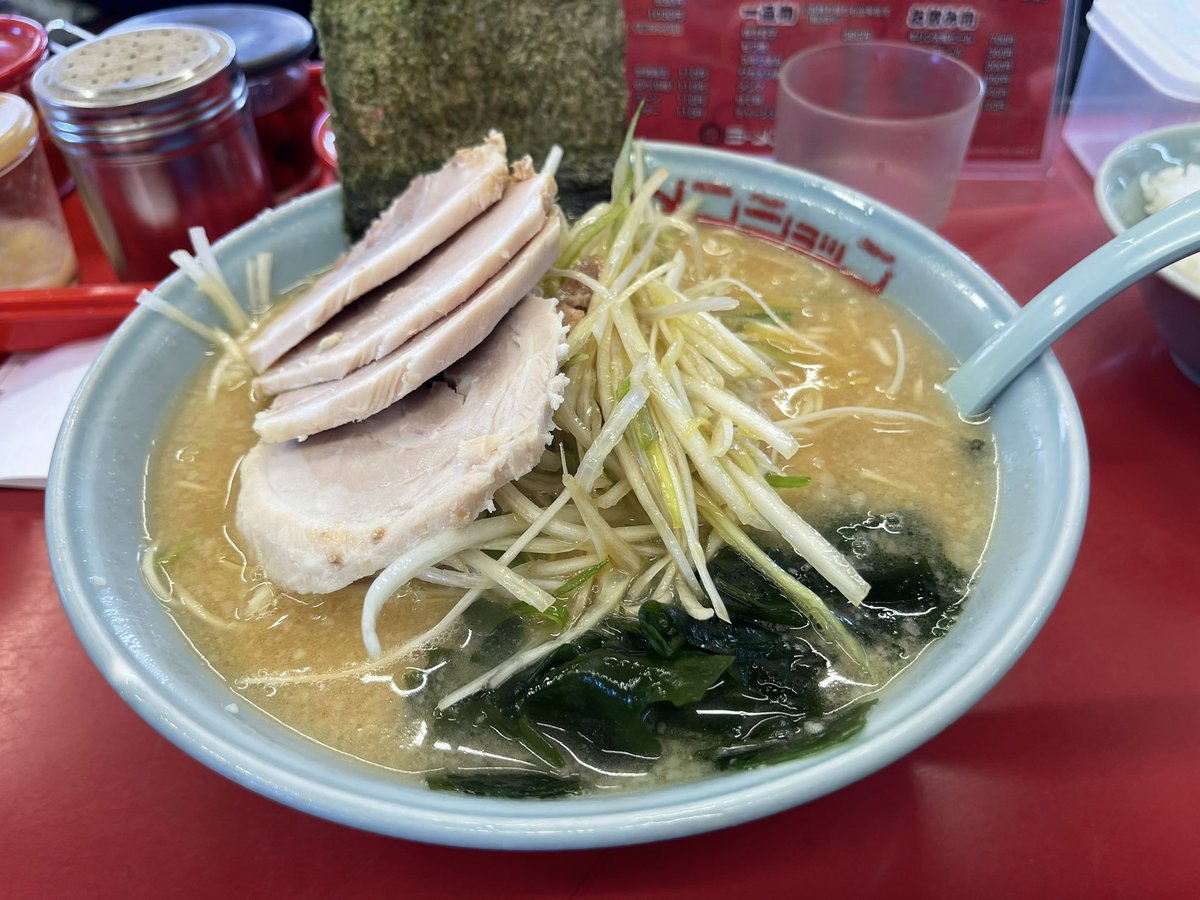 Niagar53's tweet photo. @daiten_n 車で5分で行ける新ラーメンショップ狭山本部
マジ美味です。

赤ロケ推しのsasori595さんがわざわざ狭山（埼玉の何もない田舎）食べに来るそうです。

明日は富山大会には行かないので、間山君とラーショー食倒れツアーします。 https://t.co/VJ9NKtc6TG