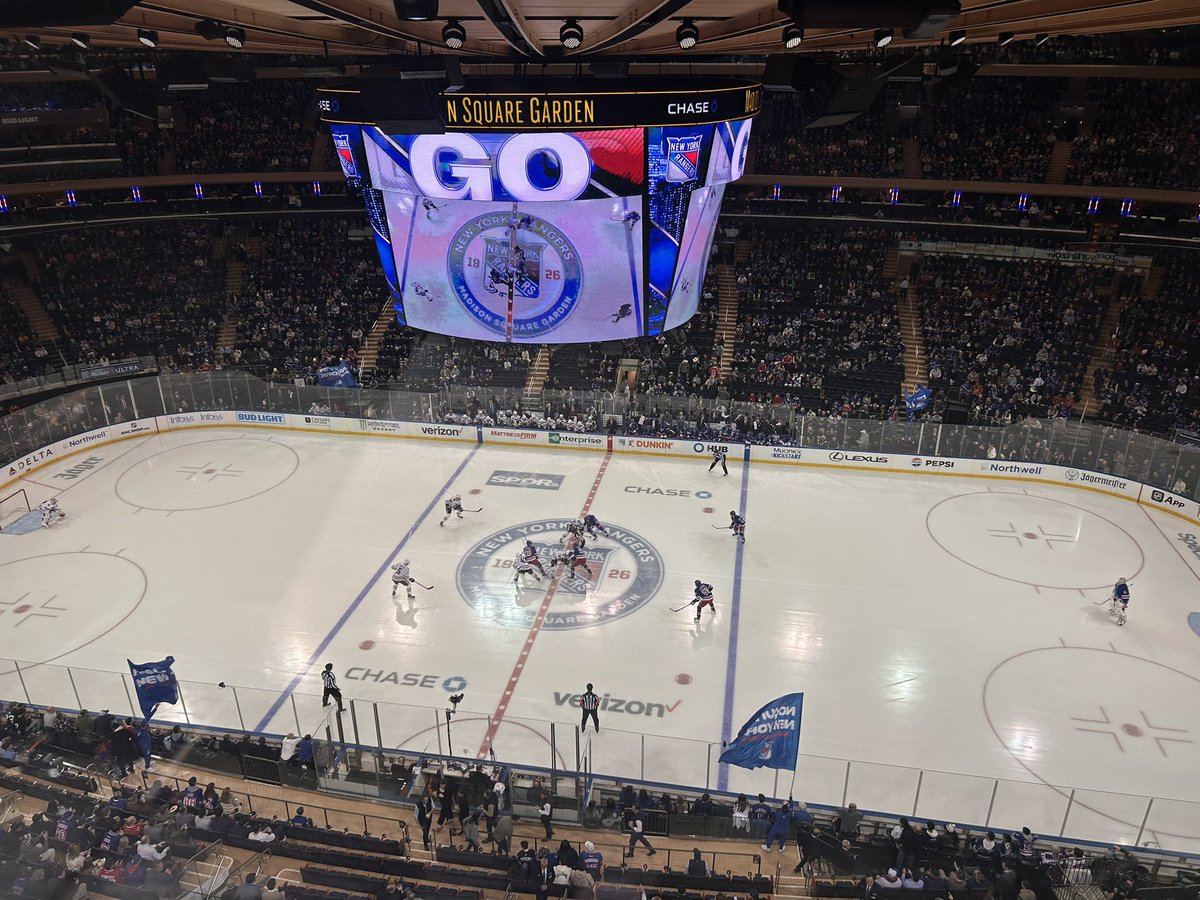 Blackhawks at Rangers underway in Manhattan: