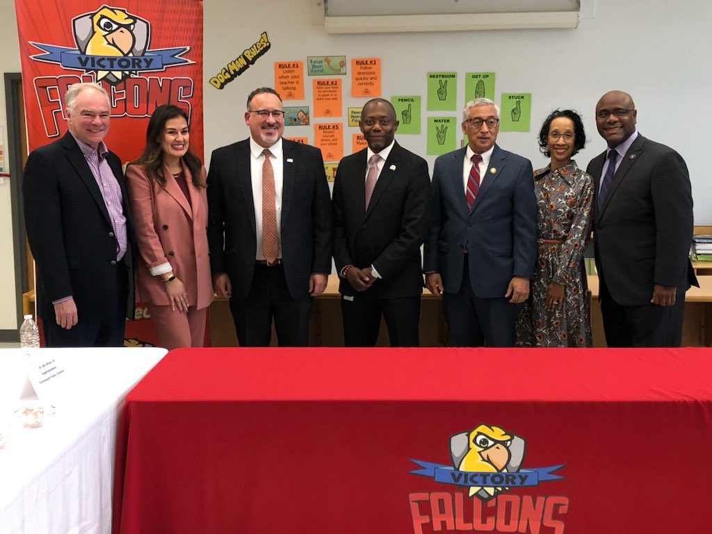 Today we were honored to welcome @SecCardona to @PortsVASchools along with @BobbyScott and @timkaine . It was a pleasure to also have other area Superintendents and special guests. The Secretary focused his discussion on ways communities can improve school facilities, with a