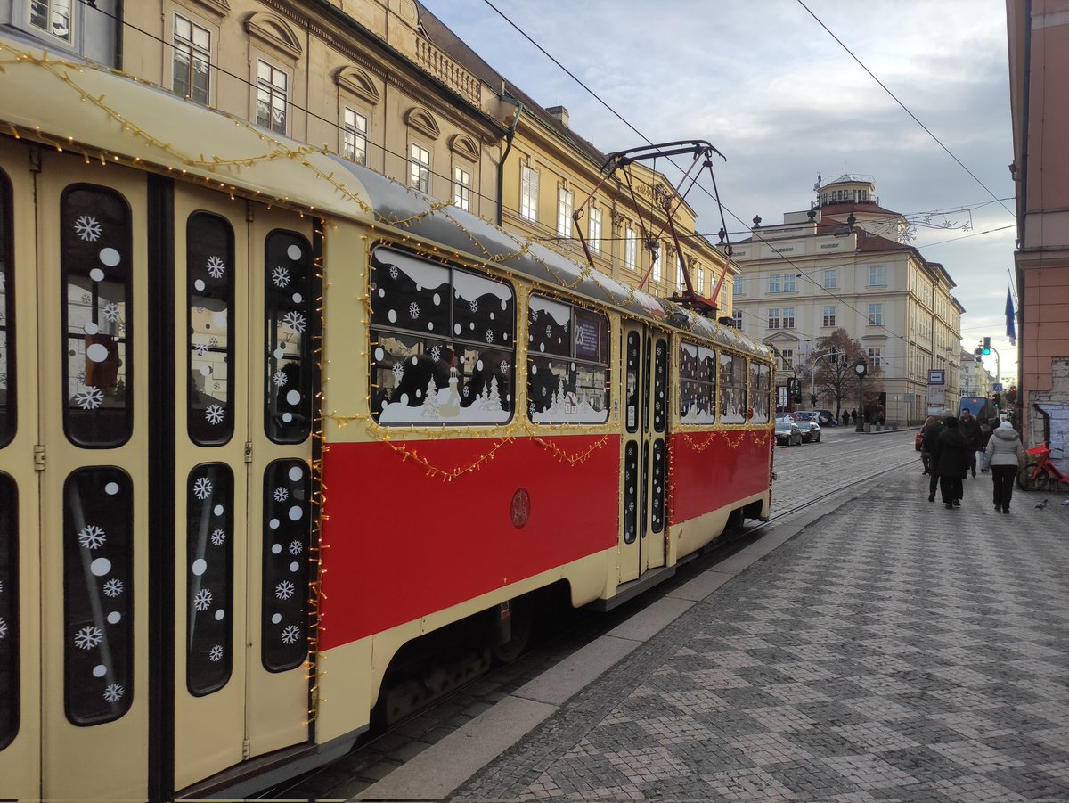 kimou_photos's tweet image. ✅Did you know❓Prague's first horsecar tram line was opened in 1875, and the first electric tram ran in 1891.
#oldtownsquare #urbanbeauty #urbanphotography #tram #tramlines #transportation #praguemainsquare  #nightphotography #nightshooting #prague #praha #czech #europe #تشيكيا