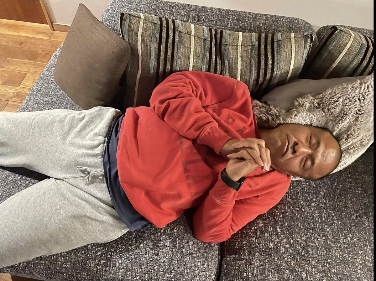 KoshoNaoki's tweet image. 元キャプテン宅で
今年も過去最高の上書き
を誓わされました

#39遠藤さん
#58篠兄
#TeamStud
#遠藤さん祈りのポーズで3時間爆睡