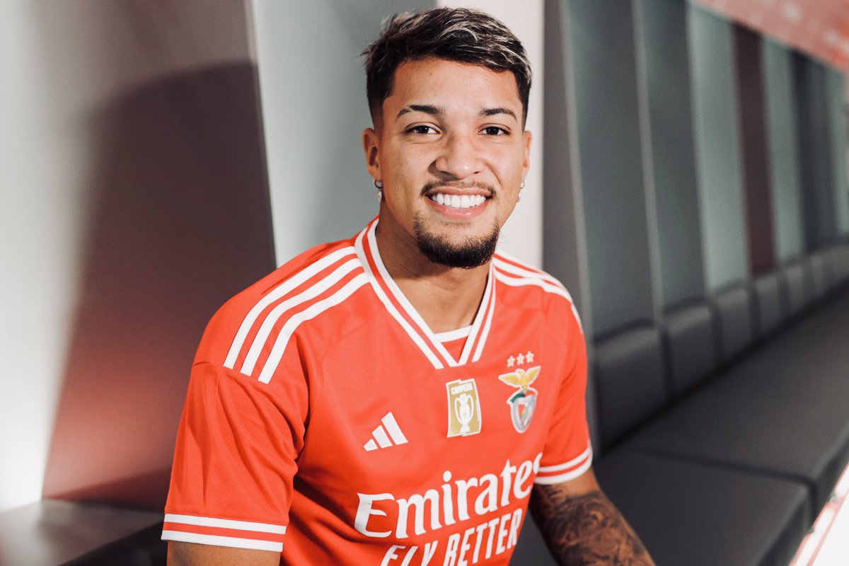 Novo capítulo, <a href="/MarcosLeonardo/">Marcos Leonardo</a>.