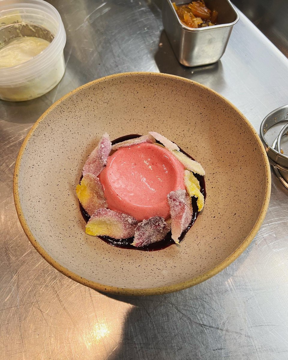 swagmongoose's tweet photo. 2024 Pastry Update…
Insta: nokneads

Michelin starred dining kicked my ass https://t.co/kkhQV4KTqV