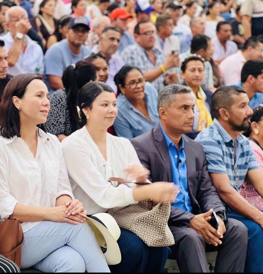 IntriagoMiranda's tweet photo. 📍En #Portoviejo participamos en el evento de la Alianza para aprender y emprender en el #NuevoEcuador donde participaron los emprendimientos de la unidad de Inclusión Económica👨‍👩‍👧‍👦 https://t.co/pxX5HITEVQ