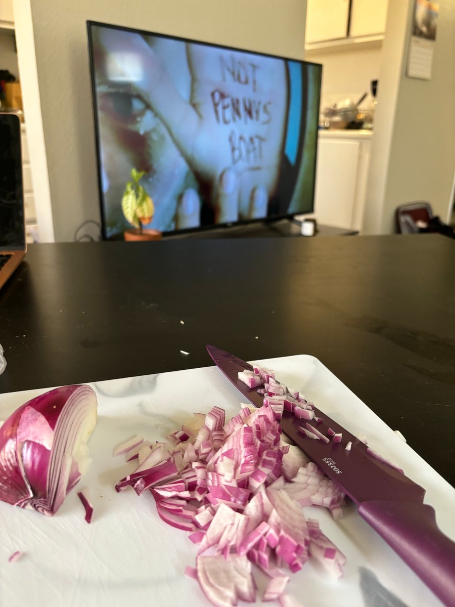 Made the stupid decision to meal prep while watching the Lost season 3 finale with my sister 😭the onions didn't help