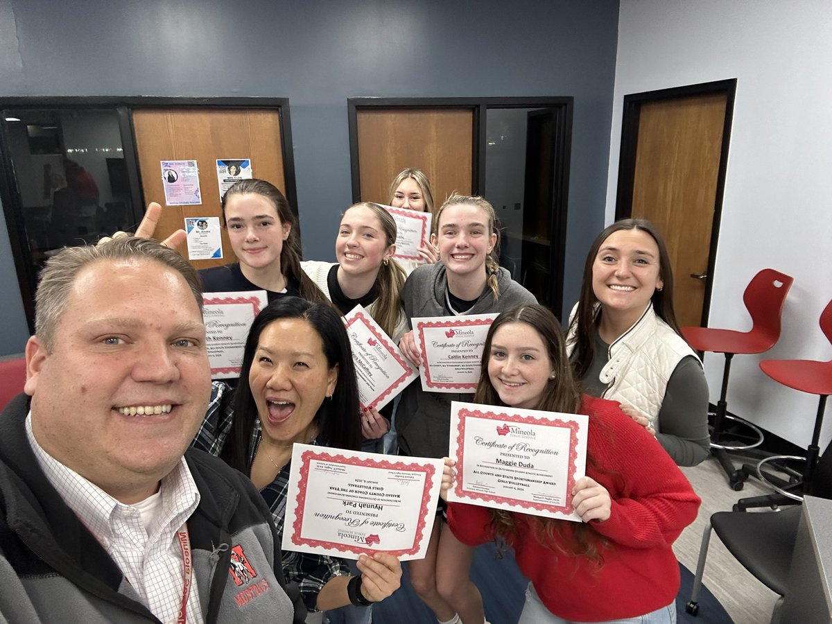 Just hanging out with some awesome ladies who just recognized by the Board of Education!!! #MineolaProud 🐰