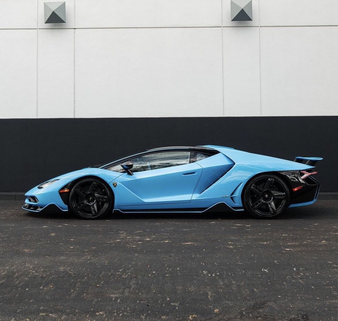 LuxuryCars365's tweet photo. Lamborghini Centenario 💎 https://t.co/ET8Aph1Q1F