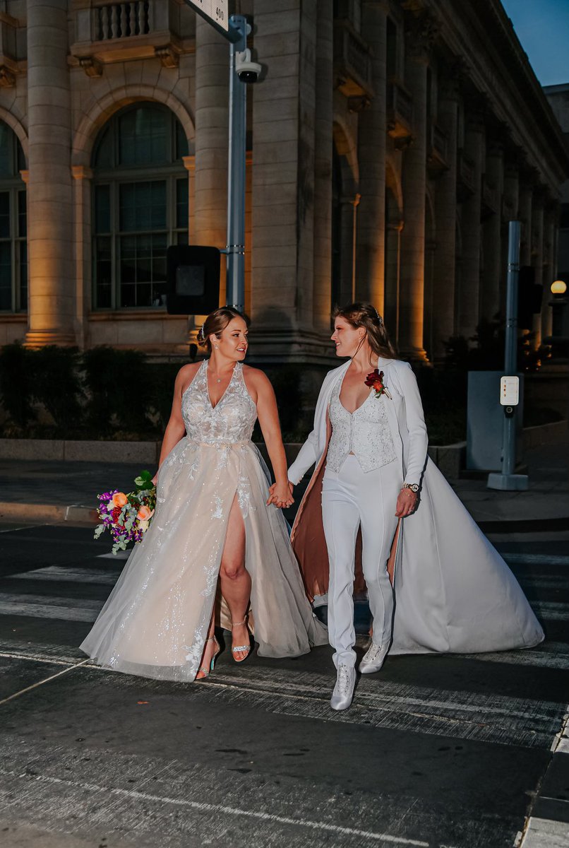 MLPTheFirst's tweet image. Love is in the air - ALWAYS