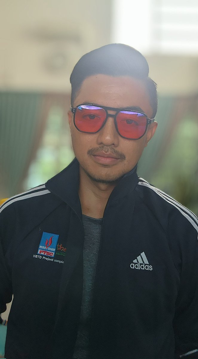 izwanshahmin's tweet photo. • Bangun awal
• Mandi air sejuk
• Pakai BB Syuruk
• Makan Elixir &amp; Habatussauda
• Siapkan sarapan utk keluarga
• Subuh di Masjid
• Bersarapan
• Hantar anak-anak ke sekolah
• BerSenji sambil bersenam
• Siap untuk berkerja dgn BB [WFH]

Bagaimanakah rutin pagi #KMSS anda? https://t.co/s8VSWngGGM