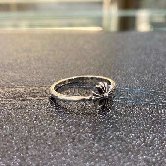 StyleByHAN's tweet photo. I think his ring is from Chrome Hearts too! https://t.co/LIcOILOMXH