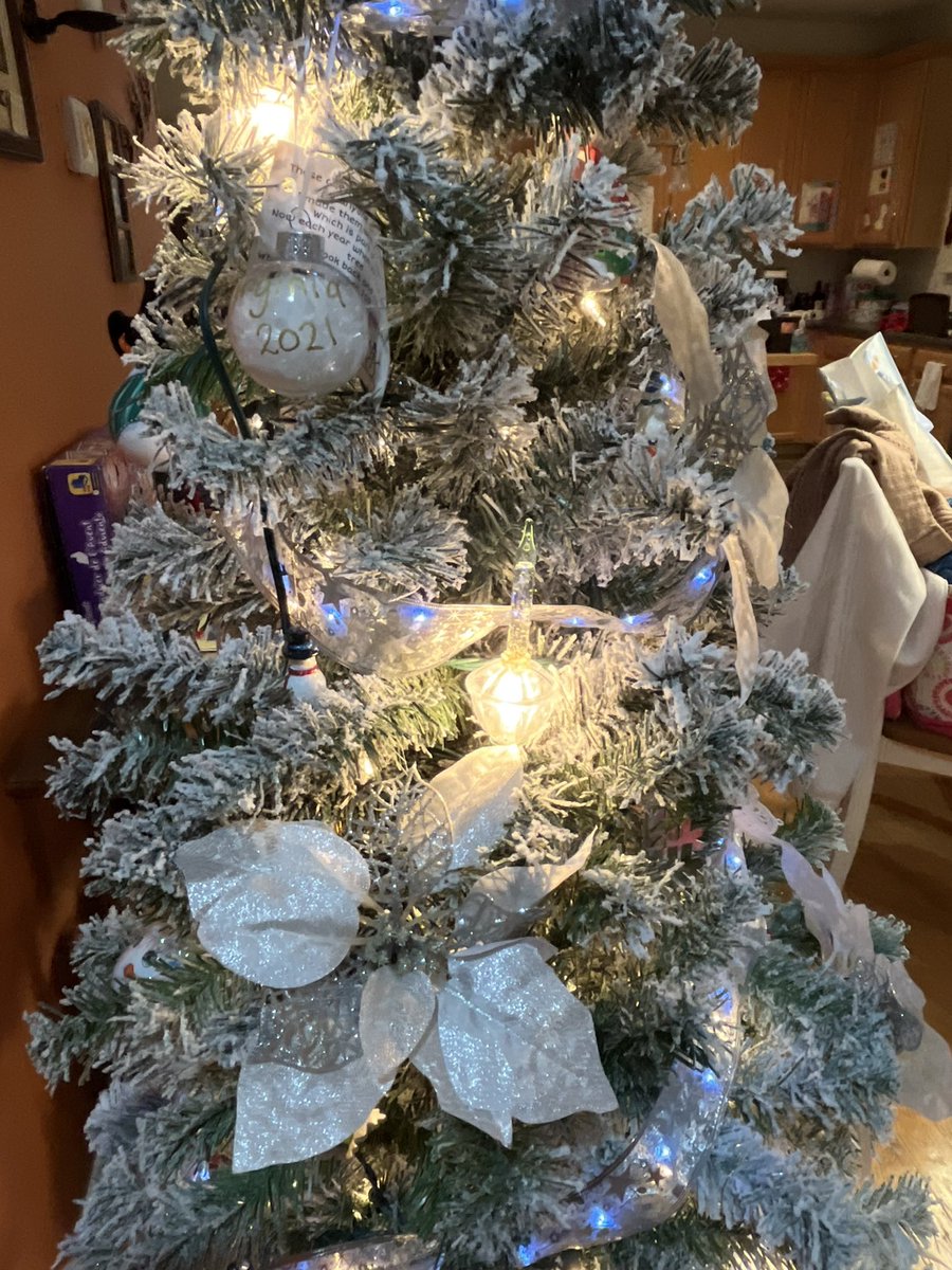 LizNHollySpring's tweet photo. @Toryscott I’ve started changing out my Christmas decorations for snowman decorations in January, which includes putting up a new tree. I always missed the lights and now I don’t have to! https://t.co/GPFd06sEaS
