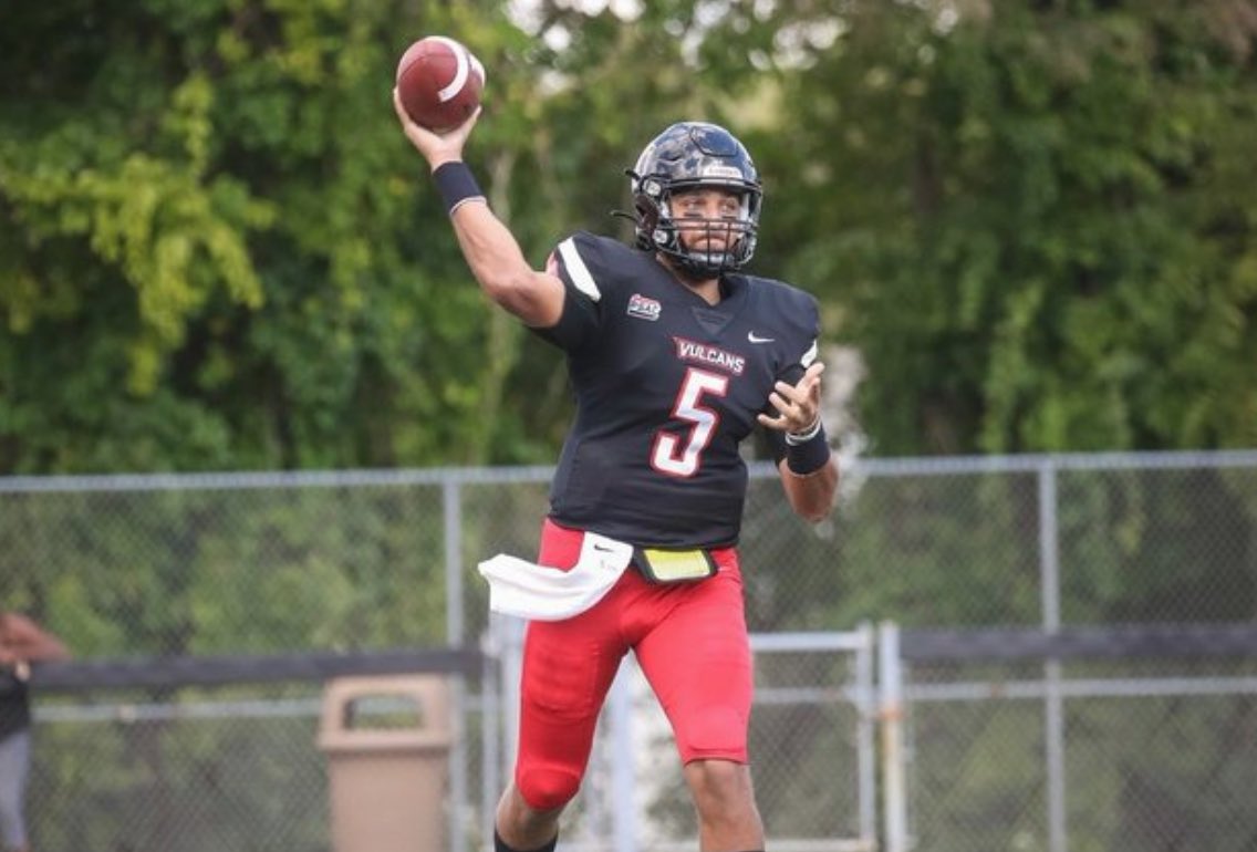 kabron_24's tweet photo. Blessed and Honored to receive an opportunity to play at @VulcanFootball 🔴⚫️ @farrellfootball @peguesAmp @darwind2 @Coach_BMcClain @CoachSalsCalU @kenmoyer52 https://t.co/3BilcCFDZO