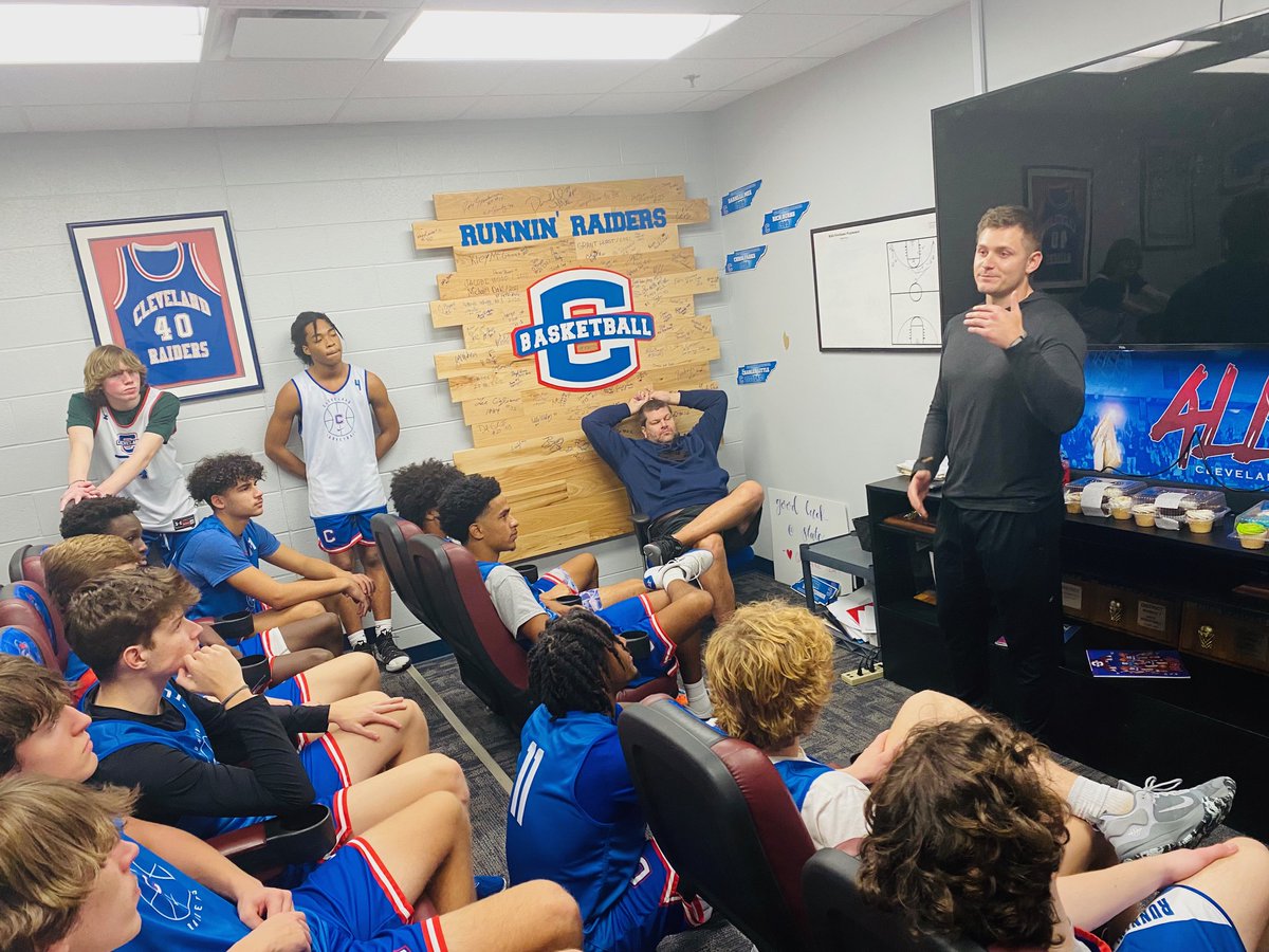 WE would like to extend the utmost gratitude to former Blue Raider @aherink_07 for stopping by practice today and pouring into our Runnin' Raiders program‼️💙❤️ #123FAMILY #RunninRaiders #EarnedNotGiven