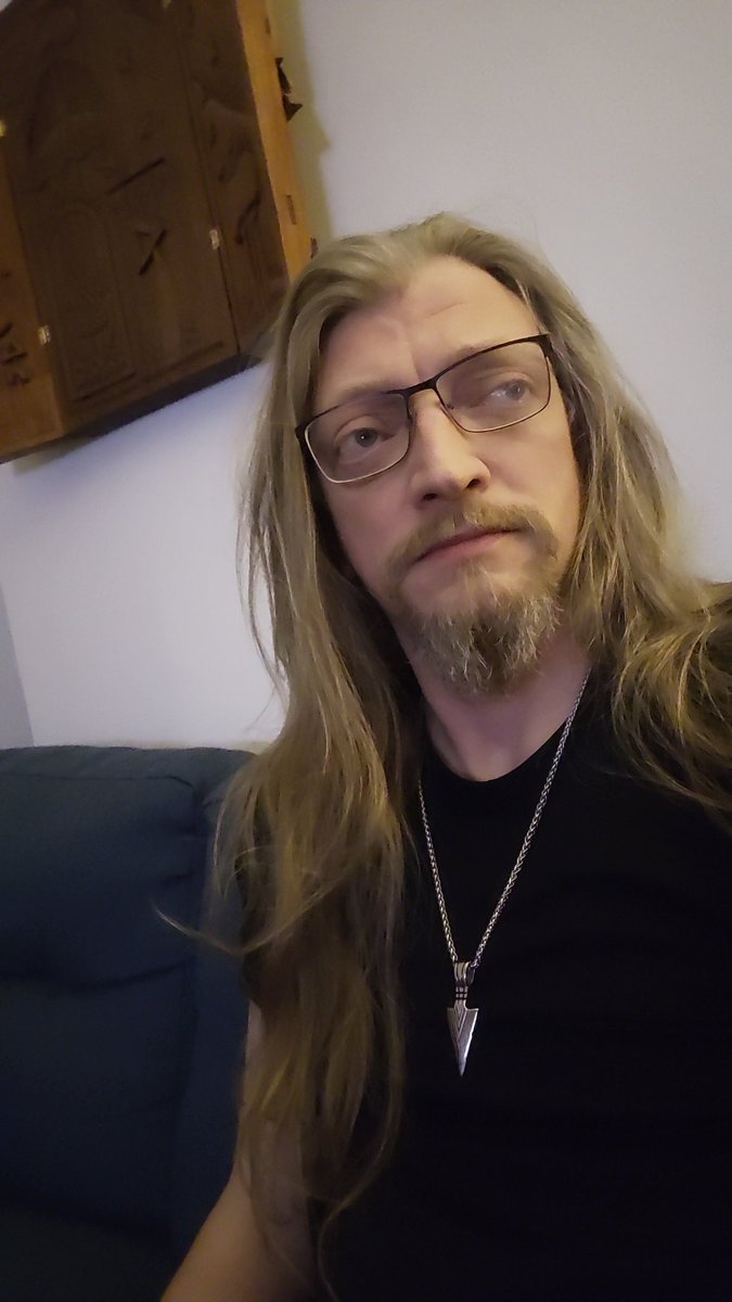Glastyuop's tweet photo. Feeling thoughtful #gettingold #longhair #heavymetal #beard #crapbeard #guitarist https://t.co/FUfgbx6QD3