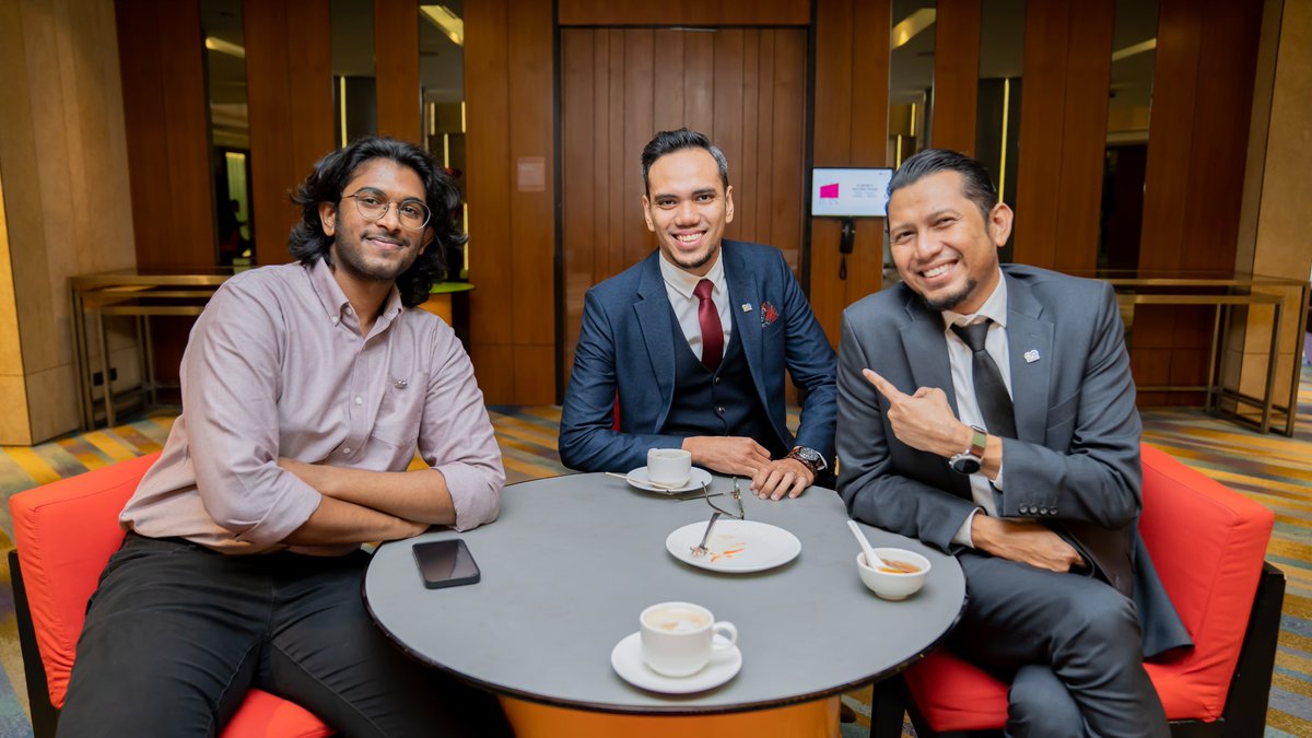 10infinity_my's tweet photo. An unforgettable 9th Annual Meeting in 2023 at Aloft Hotel Kuala Lumpur with the incredible team of 10 Infinity Sdn Bhd! 🎉✨ From inspiring discussions to memorable moments, we've set the stage for another year of success and growth. Cheers to a team that's unstoppable! 🌟 https://t.co/YQkl7It27x