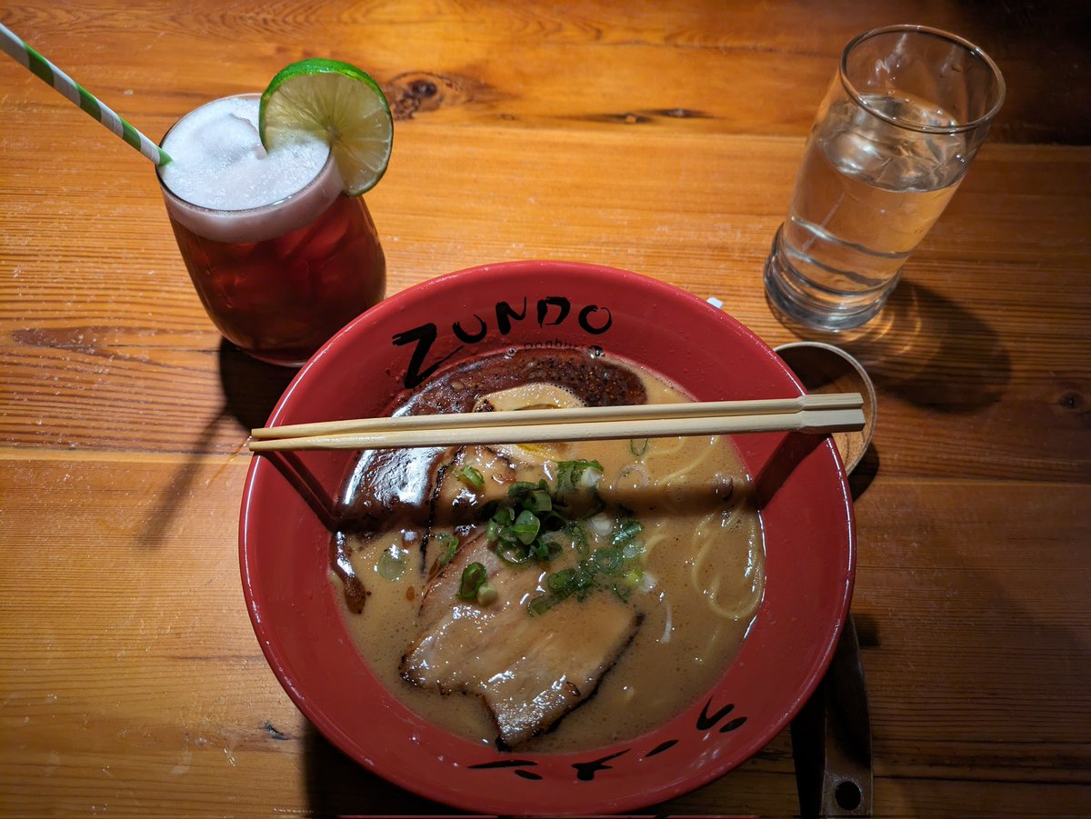 willitgetthere's tweet photo. Miso ramen, gyoza, and an Oishī from Zundo Ramen in #Cincinnati...
...#WillItGetThere?
#foodie #travelfoodie #ramen #sake #gyoza #noodles https://t.co/ACeCwjydIu