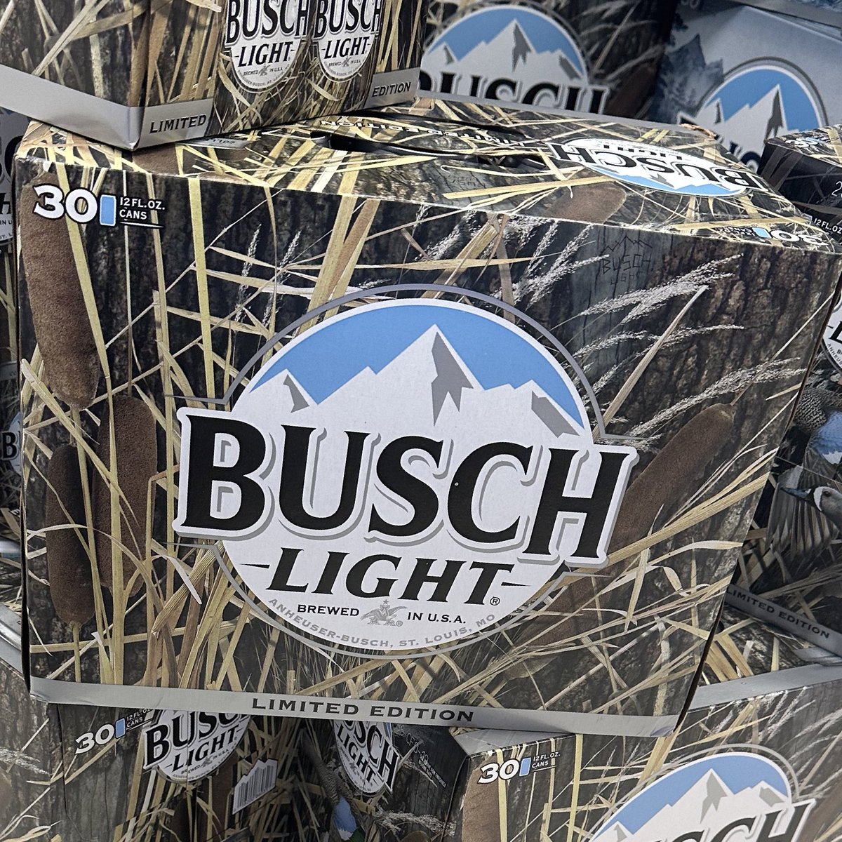 DianaBrooklyn1's tweet image. #BuschLight