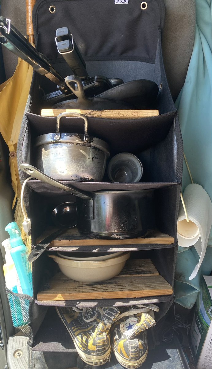 TsukiakariBASE's tweet photo. 調理器具はだいたい家庭用です。
#つきあかりBASE #キャンプ好き ＃焚き火 ＃野営地 #キャンプ #camping #車中泊  #薪割り台 ＃キャンプ好きな人と繋がりたい ＃玉名焚き火会 #焚き火好き ＃薪割り #旅人 https://t.co/Tld9bjDZiF