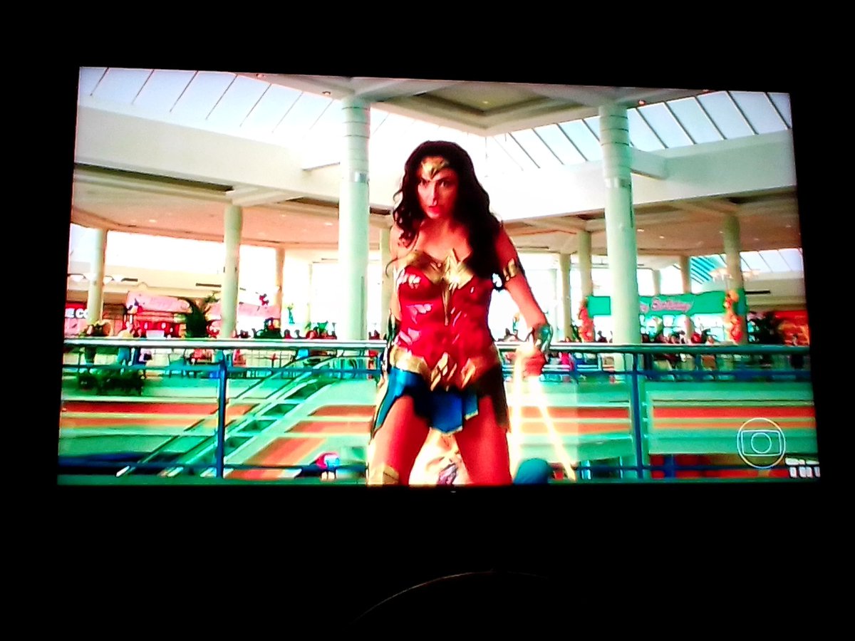 CheetahMinerva1's tweet photo. Saudades de Mãe Mainha.
Mulher-Maravilha 1984 na Globo
@GalGadot #WomderWoman #DC @JamesGunn #PerfectCast @PattyJenks #OpenTV #SessãoAnoNovo #DianaPrince https://t.co/TinIEf61UT